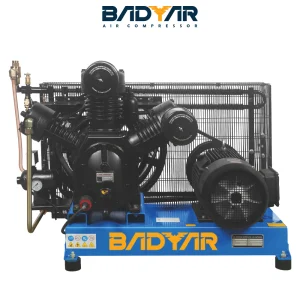 High pressure piston compressor